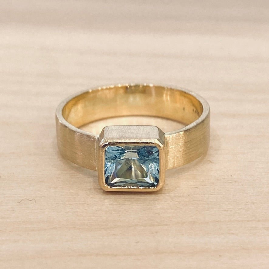 Aquamarine Ring 14k - emerald cut - musa de oro