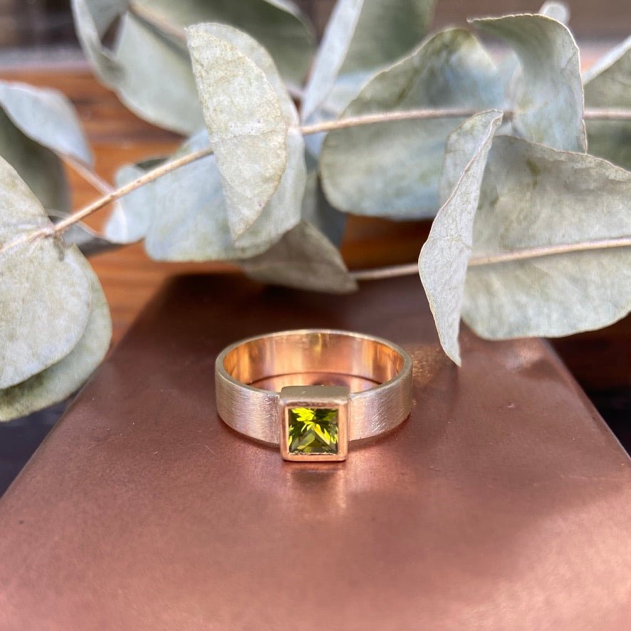 Peridot Ring 14k - square - musa de oro