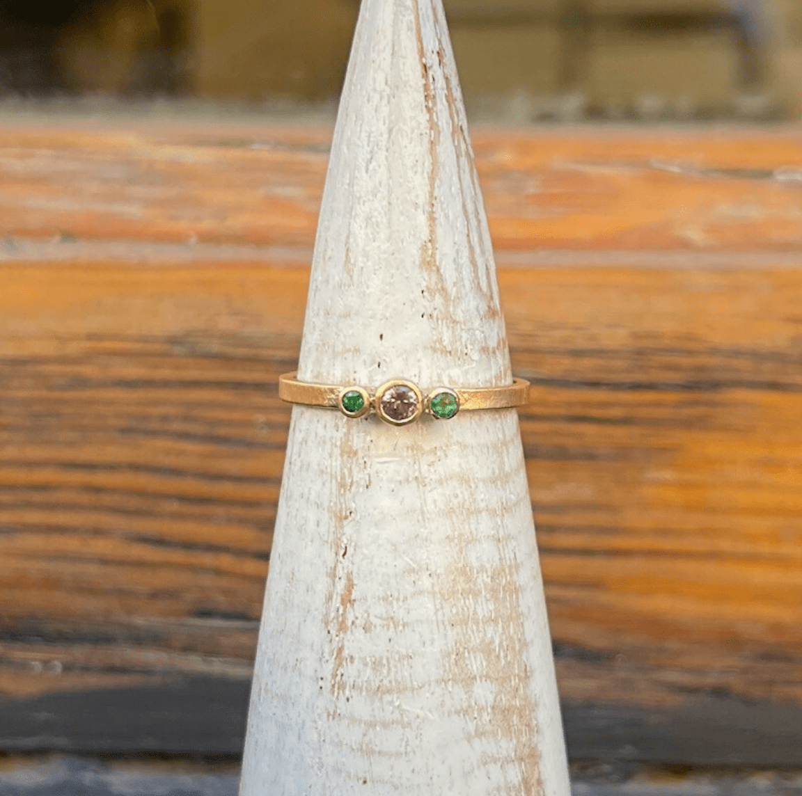 Pink sapphire + emeralds 14k ring - musa de oro