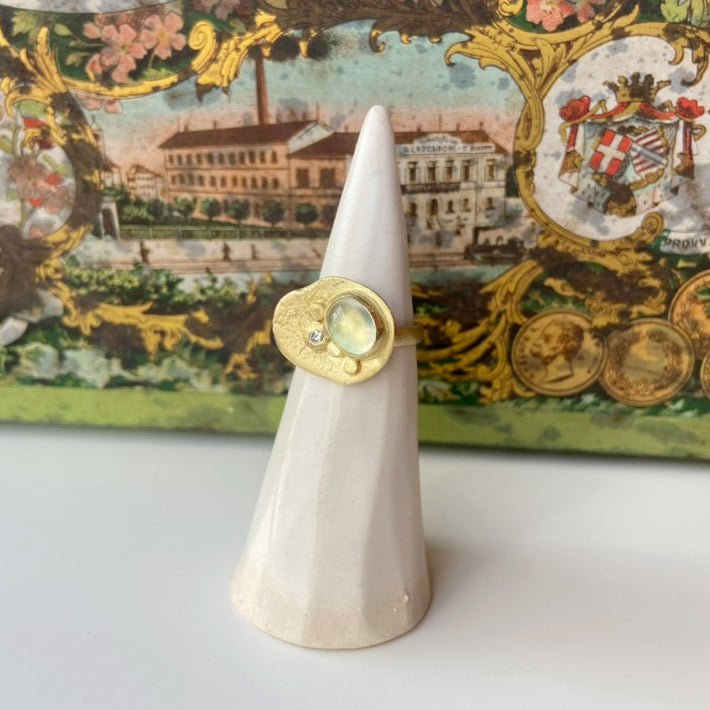 Prehnite + diamond ring - musa de oro
